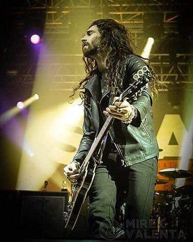 Hey hey &amp; Happy Friday folks! 💖💥🎶🎉 Let the weekend begin! ENJOY your day! 🌞 

(c)owner📷👏