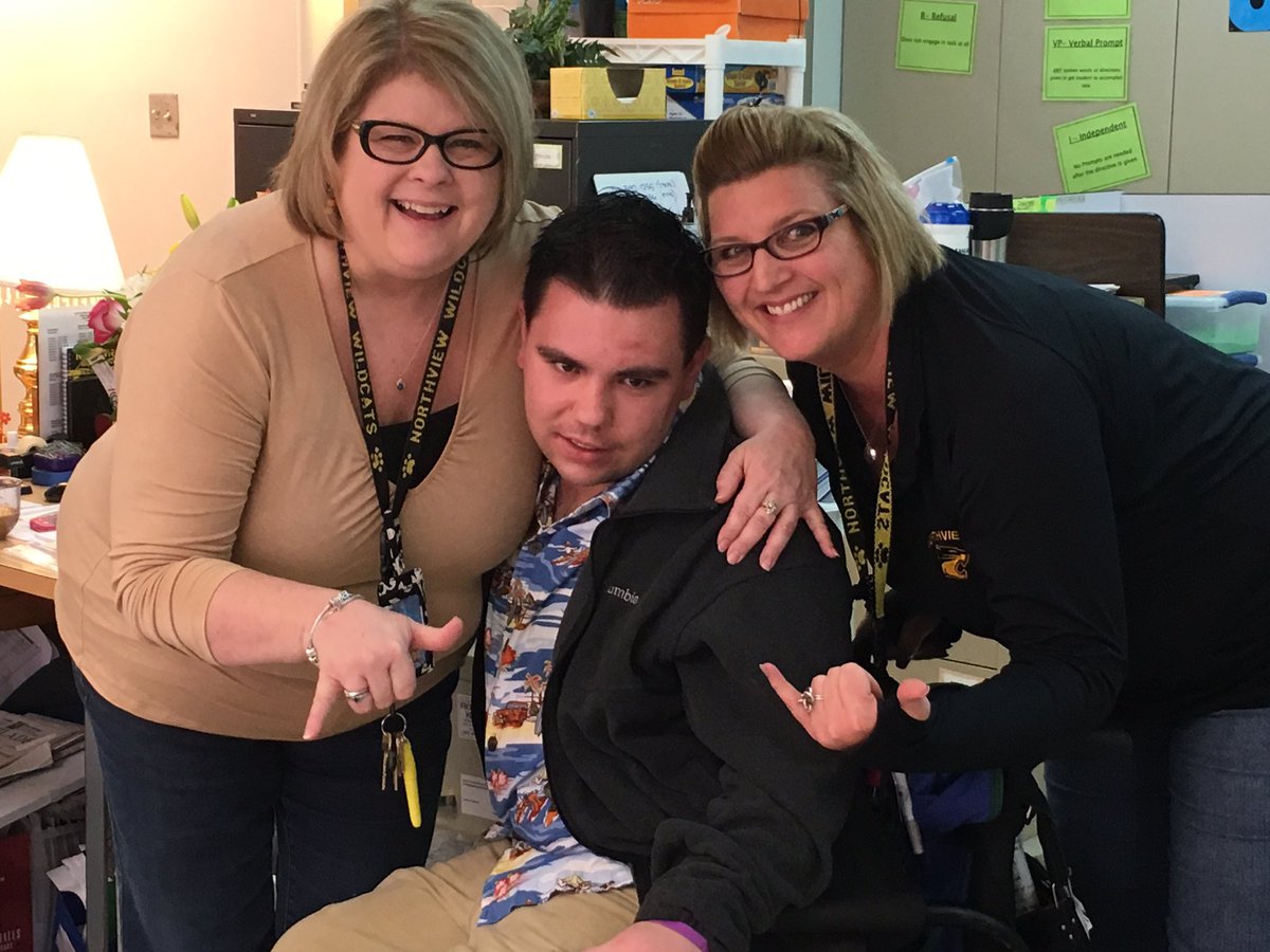 sn_sylvania's tweet image. Hanging out w/good friend Tarin, Mrs. Savestrom &amp;amp; Mrs.Haisman. #meaningfulrelationships @sylnanc @SteveSwaggerty