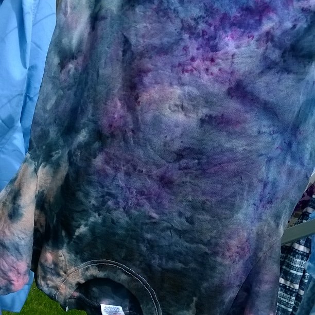 europe1972's tweet image. Yesterdays #icedyes out to dry Loving this heat in the south Hit up our #etsyshop europe1972.etsy.com #TieDye