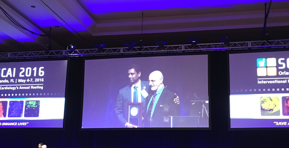 CardiacConsult's tweet image. Dr. Hari Naidu - #ELM mentor/founder receiving #SCAI2016 award for outstanding service.