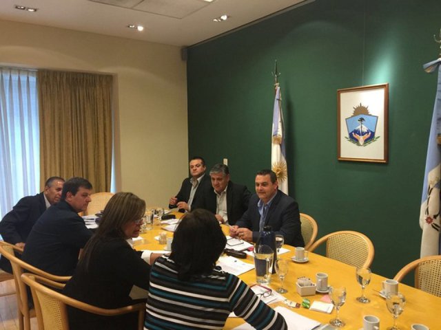 PARLAGONICO's tweet photo. Reunión del Parlamento Patagónico en la ciudad de Buenos Aires
https://t.co/BLAtXsEURm https://t.co/zhyf7GpZar