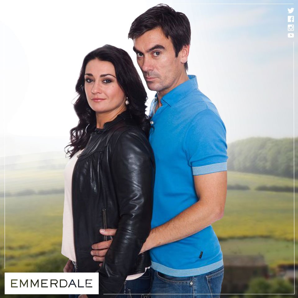 emmerdale's tweet photo. It's Friday! LIKE and RETWEET if you love Cain and Moira #Coira #Emmerdale https://t.co/kr4A3dkDc2