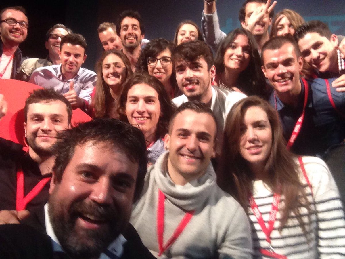 ExplorerUVa's tweet image. Foto de los #Yuzzers de Valladolid en el #YUZZday ¡Y se nos unió @nestor_guerra! cc @PC_UVa @Yuzzing