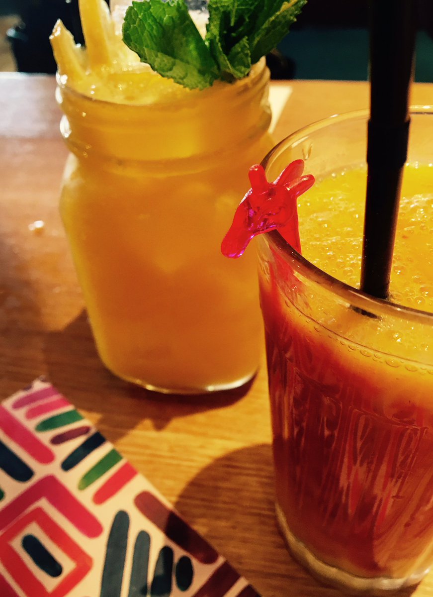 Le2ley's tweet photo. Someone went for a dip in my smoothie 😂 #giraffe #smoothie #tfif @giraffetweet https://t.co/RMjaplsmzr
