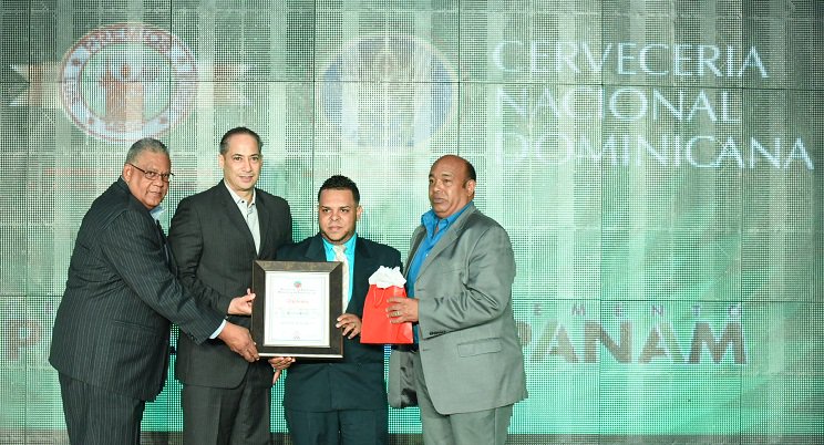 La ACDS  entregó el premio en prensa digital con el nombre de Pappy Pérez donde se llevó el trofeo Ezequiel Sosa