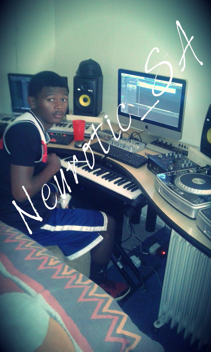 Dwayne_Low's tweet image. In the studio with @MEGIMUSIC