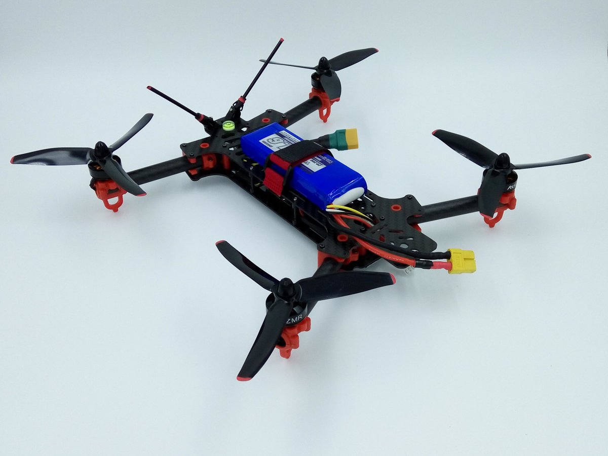 DroneAbout's tweet photo. Mon nouveau #Racer DIY sur la base d'un chassis #Vortex285 https://t.co/4pYrQvZM9A #drone #naze32 https://t.co/9wTsZrDHO9