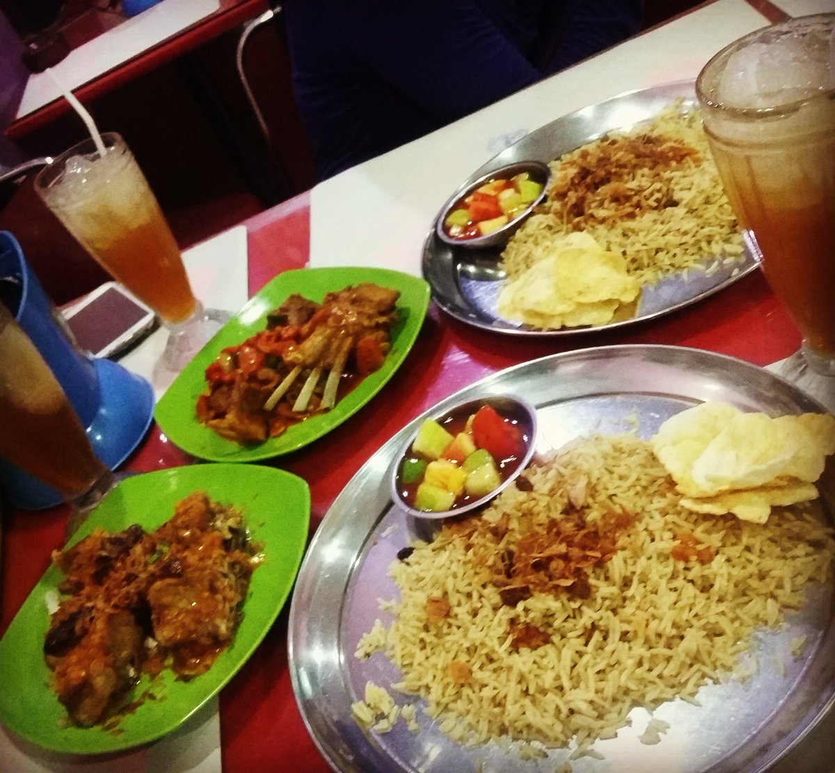kiyabudan's tweet photo. #feminaJFFF2016 @FeminaMagazine Rizkiyah 22 Jakarta Nasi beriyani+kambing Maroko&amp;Turkey selalu bikin lidah bergoyang https://t.co/BWbcIOIDFo