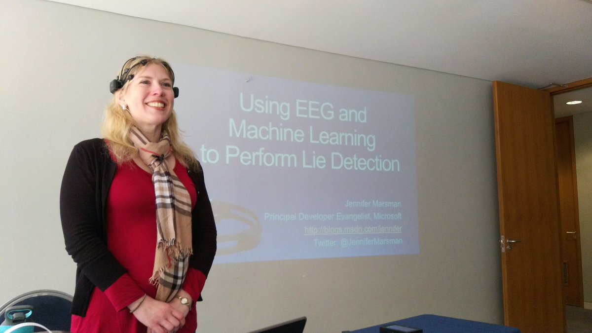 dromescu's tweet image. Building yr own Lie Detector or don&apos;t lie yr wife #decodedconf w @jennifermarsman #Techwoman  #AugmentedBrain