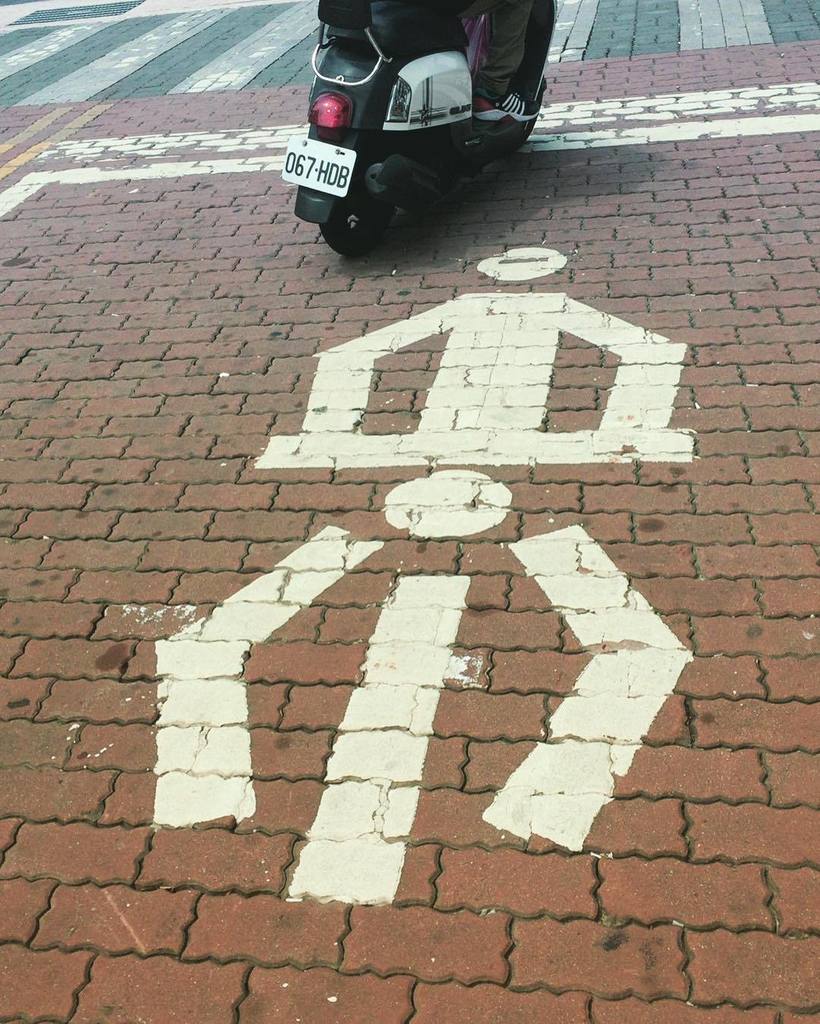 kazuo_takahata's tweet photo. #台湾
#台南
#ロードマーク
#taiwan
#tainan
#roadmark
#roadmarking https://t.co/JvW6IP87i8 https://t.co/6cELqbBJzO