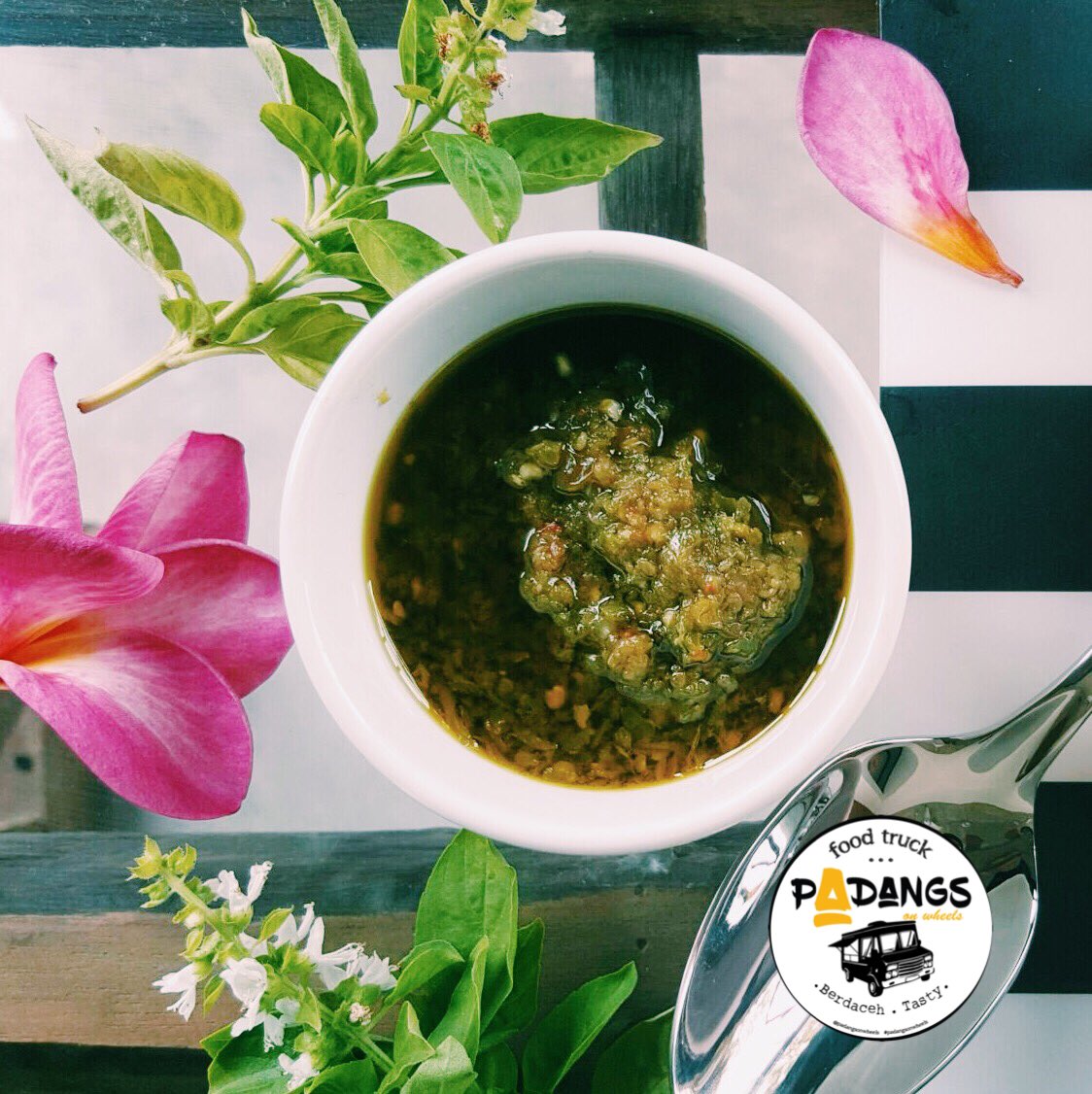 PadangsOnWheels's tweet photo. Sambal Lado Ijo, antara menu kami. Sedap dimakan dengan nasi panas. Pasti #berdaceh!

#Padangs #PadangsOnWheels https://t.co/3eojQIJWGe