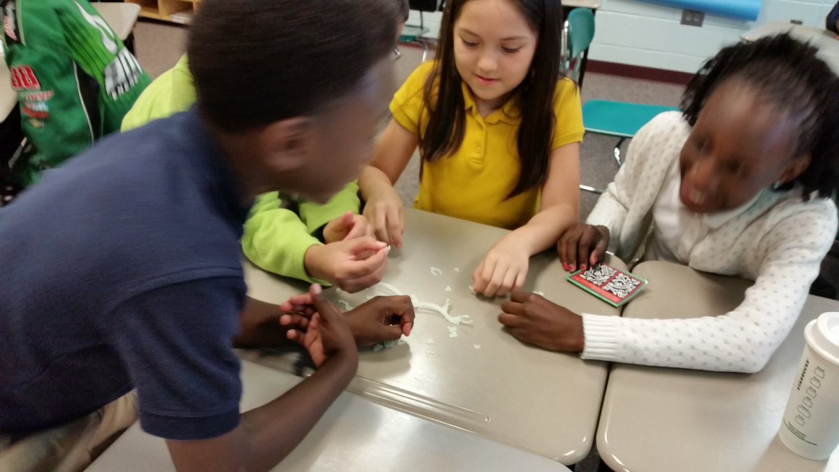 callawayj2's tweet photo. Assembling the bones #fossils are cool @MelissaPingley @Veronic33615306 @bcrow https://t.co/X2fZ6b29lE