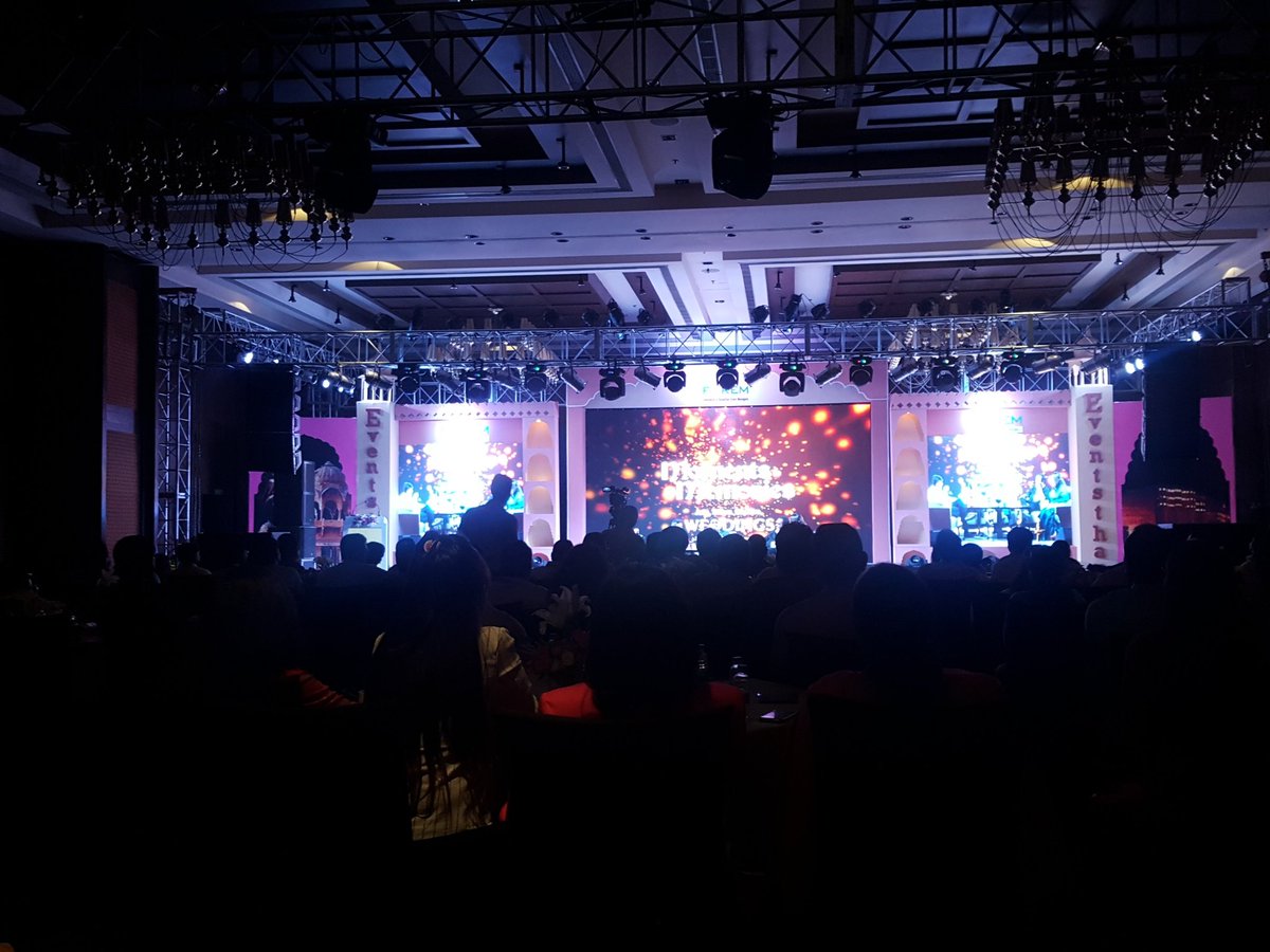 Ravmek's tweet photo. Team work is the most imp. aspect to complete work on timeline says @riturajk #forem #eventsthan #events https://t.co/n76koiWpcN