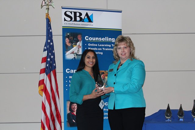 SBAmidatlantic's tweet photo. Happy National Small Business Wk! @UGapparel's Nesha Sanghavi is SBA WV's Young Entrepreneur o/t Yr! #DreamSmallBiz https://t.co/enkDz4I10I