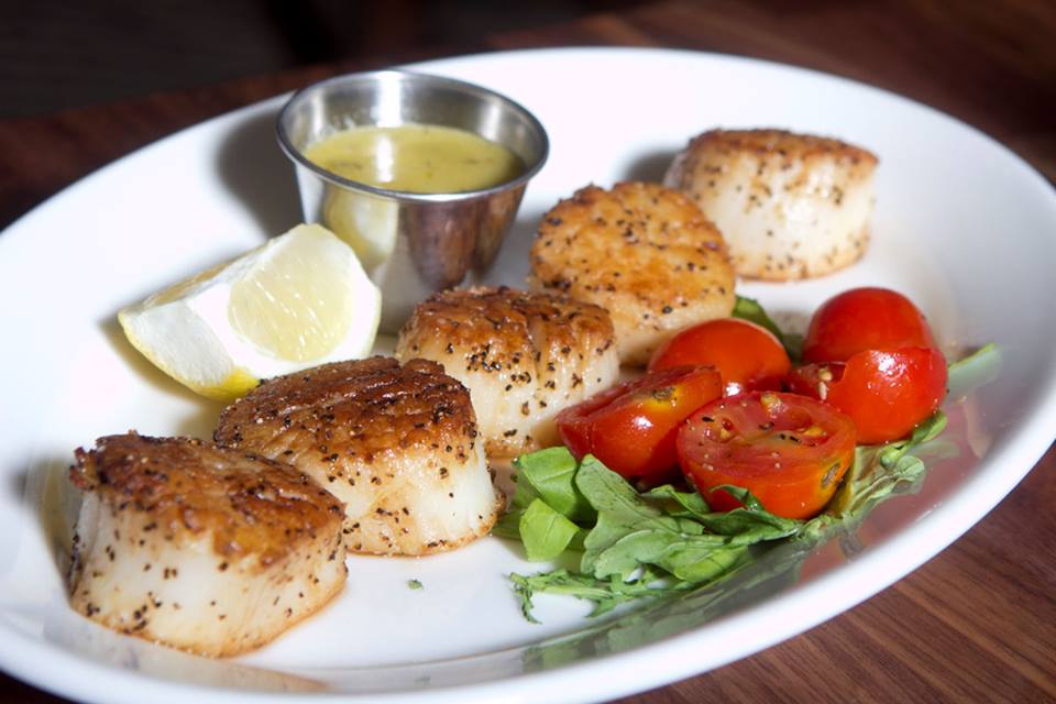 Happy Friday!! How bout some often-raved-about huge Sea Scallops to celebrate?!