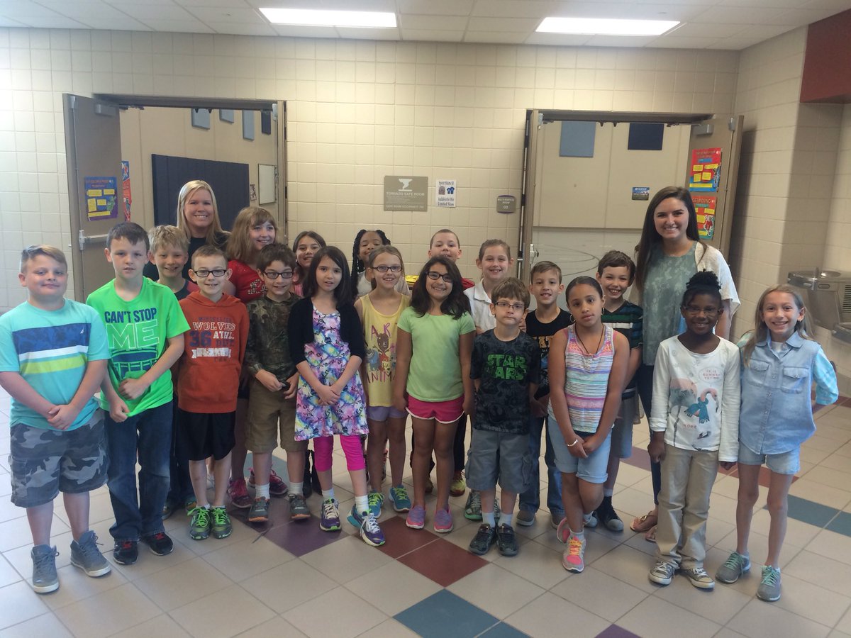 oleenthirdgrade's tweet photo. Ag Day here we come! #ware3g #warebears475 https://t.co/k8XSFZDG2T
