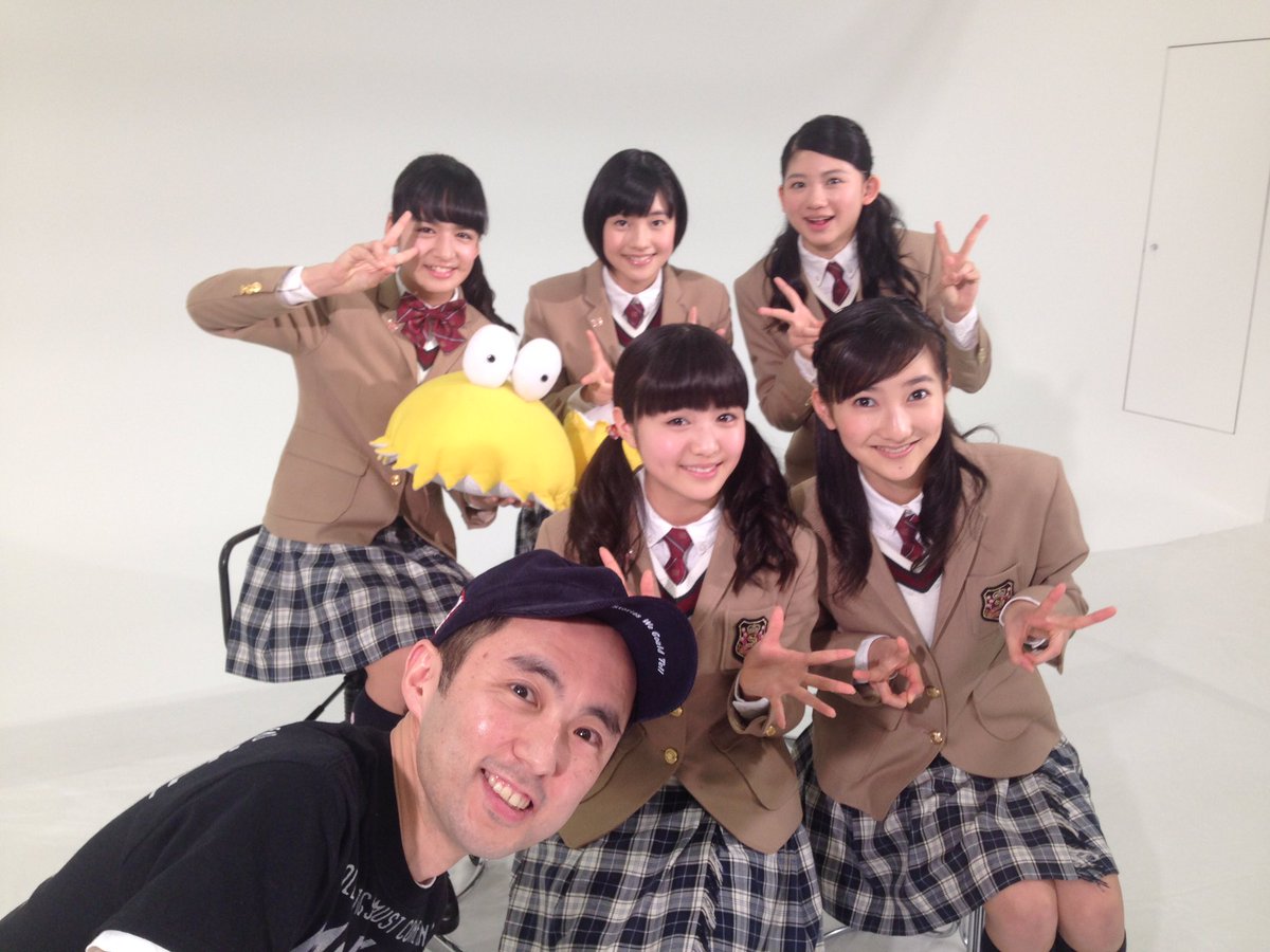 music_teletama's tweet photo. 2年連続HOT WAVEでテレ玉くんぬいぐるみを抱えてくれた倉島颯良さんが生徒会長に就任したということで、テレ玉くんは他の方に移動かな。いつも出演者の巡り合わせとその場の雰囲気に任せるのですが、さてどなたになるか。#hotwave https://t.co/w41ssuACJf