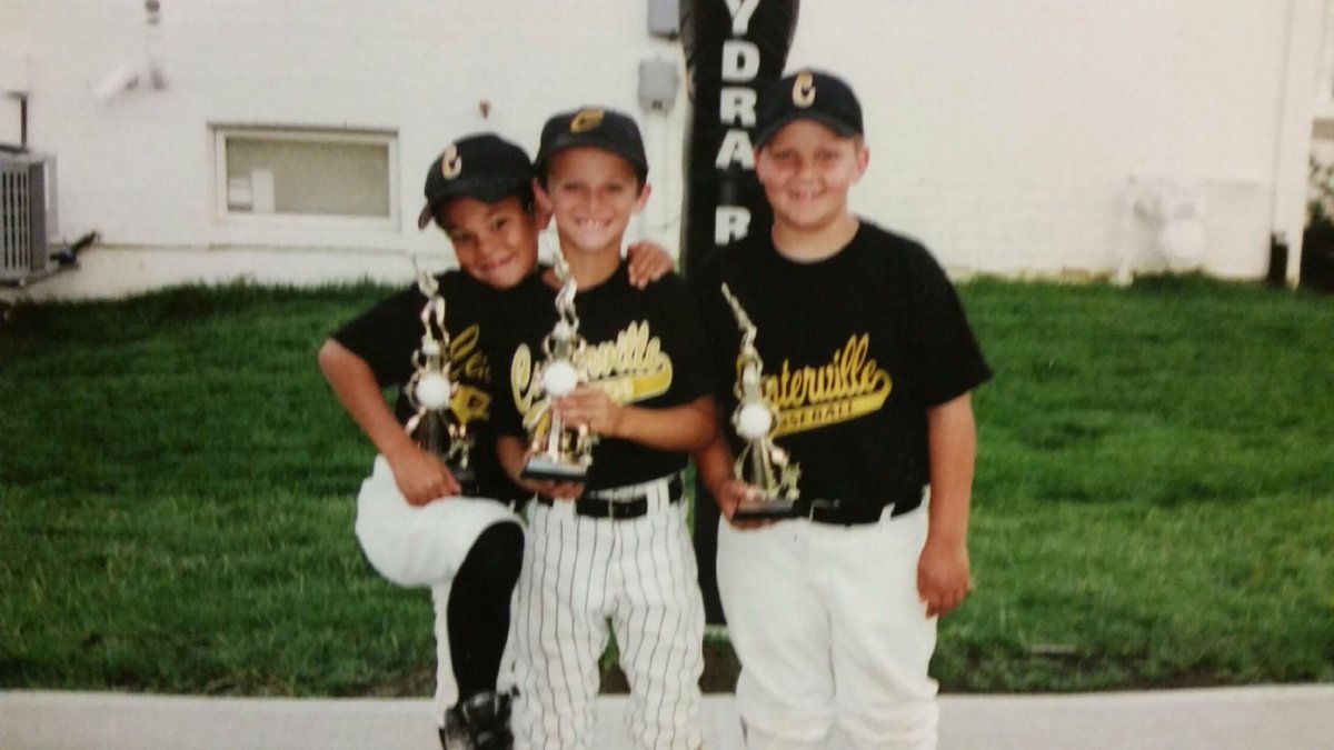 cooperjones29's tweet photo. Happy birthday @adam_velasco123 #legal #ForeRight&Left #DrainingPutts https://t.co/9rPBteeyiZ