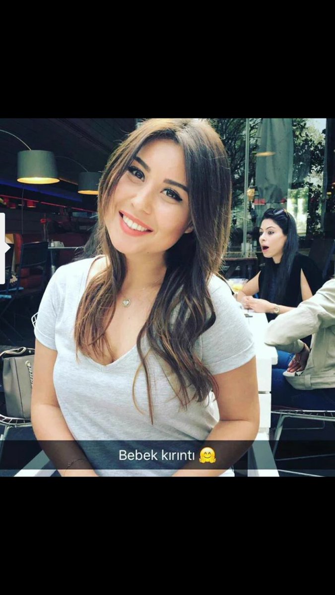 naz_ygz's tweet photo. Hepmi guzelsinm hepmi cicek Ceyda GeriDönüyor https://t.co/8DEBQfyzci