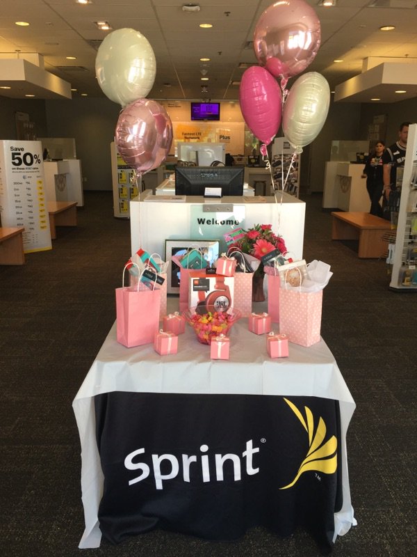 SprintStore1568's tweet photo. We just want to celebrate Mother's Day a little early!!!
@SprintCentralTX @Sprint
#sprint4sa #CentralTXMayMadness https://t.co/ubUf8YQU63