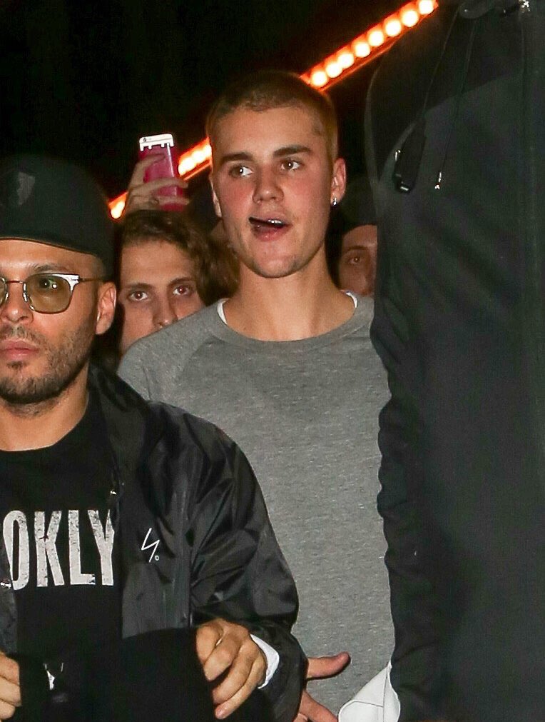 tewnlew's tweet photo. Photos of Justin from this morning! (May 6th) https://t.co/sDicvpnNtN