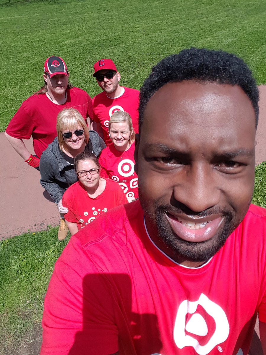 Turn_My_Mike_Up's tweet photo. Cleaning up the park!!! #G494RDOS #G494Unselfie #teamtarget https://t.co/Ic15xQV0tQ