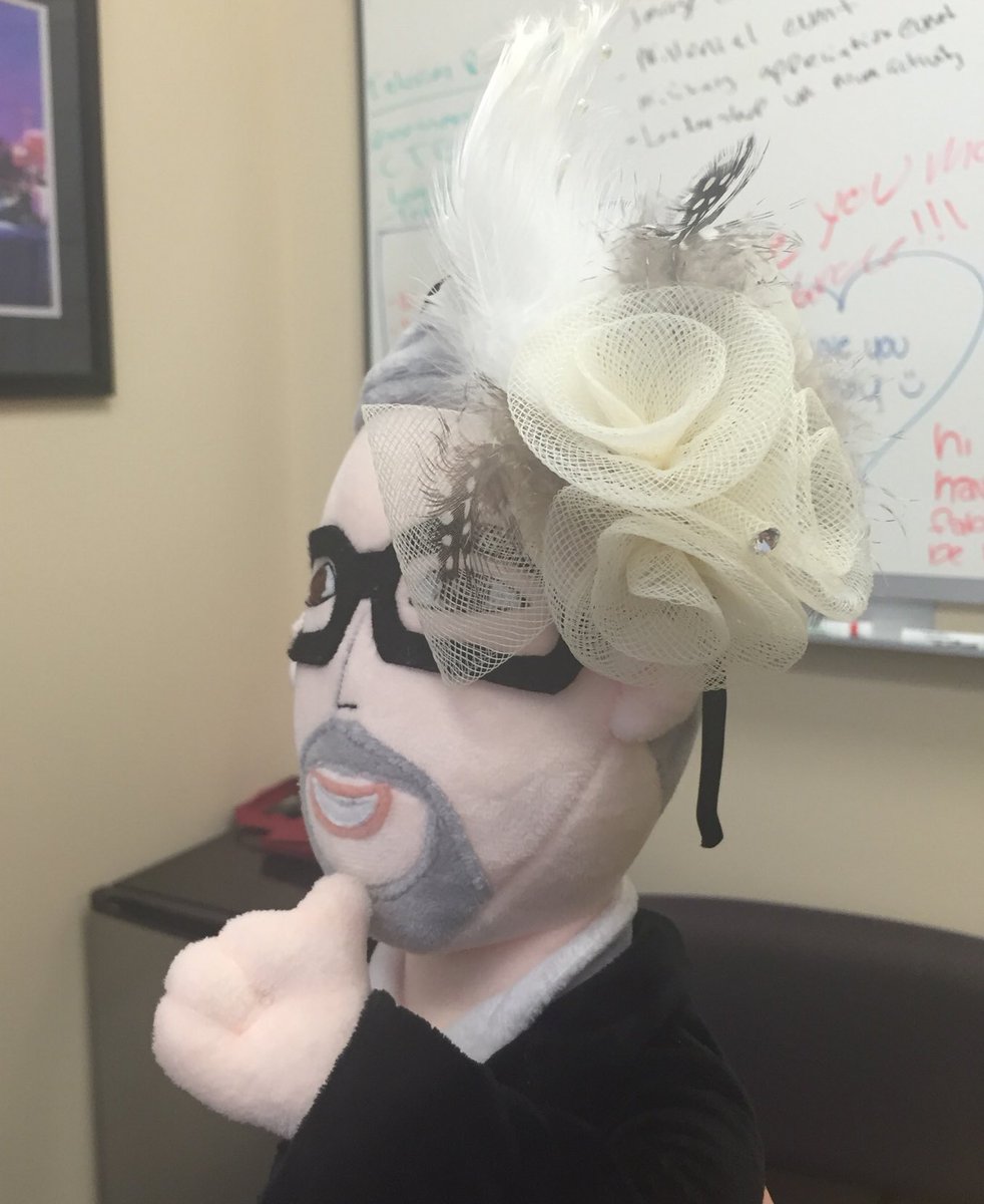 NeckTieBob's tweet photo. I think I am going to go with a fascinator for the #KentuckyDerby tomorrow. What do you think? #racetie https://t.co/jGtiu5PuHQ