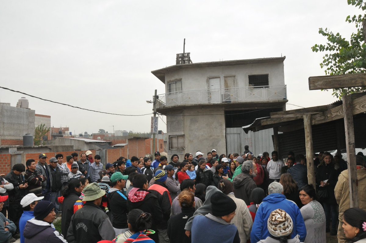 tierras_ee's tweet photo. Estas reuniones permiten generar espacios de dialogo y de acceso a información. https://t.co/by0qAUphH9