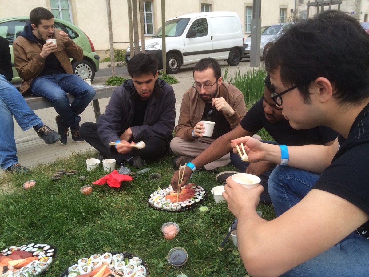 EGabECM's tweet photo. Merci à notre partenaire Le @JapYonnais pour le délicieux repas ! @LRSY_ville @CoupeRobotique #CDR2016 #CDRECM https://t.co/UClbRvs1xx