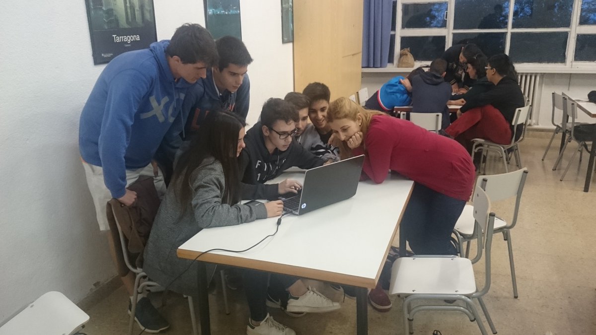 PLMethod's tweet image. Terminando nuestra presentación! 😋 Qué ganas de que llegue mañana para ver las de los otros grupos! #desafioemprende