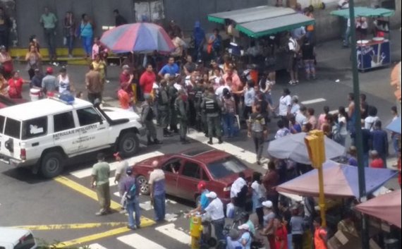 Venezuela,¿crisis económica? - Página 15 Chy9wqUVAAAVP3D