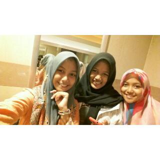 Dyyyyy07's tweet photo. Bahagia itu sederhana #ITSlongweekend https://t.co/kvkTCWH4T3