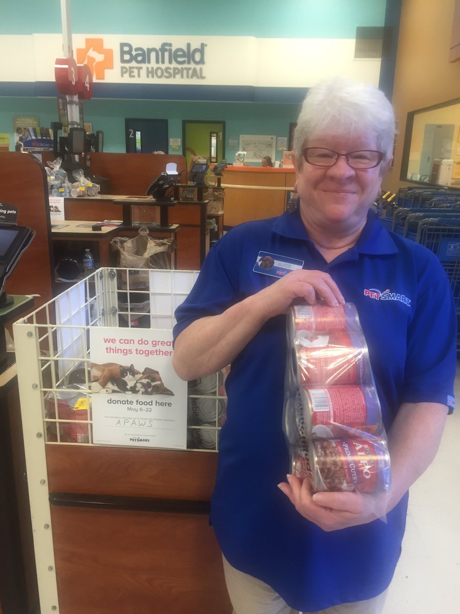 Petsmart1078's tweet photo. @CraigZ_petm @CpaulChuck come help us combat hunger through or donation drive at 1078!!! Today is our first day! https://t.co/SzrQcjCWfH