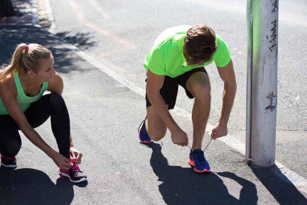 runnersworld's tweet photo. Giving advice to a new runner? Make sure you focus on these rules. https://t.co/lUxV49RC9d https://t.co/63QK0Zx36f