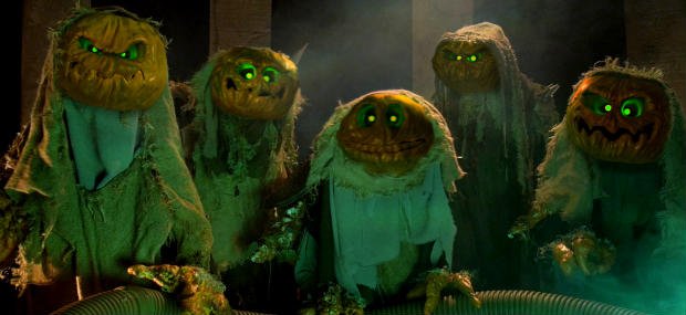 Horror Highlights: SUGAR SKULL GIRLS, THE BINDING, BATES MOTEL Mother's Day Card, SICKHOUSE dailydead.com/?p=127640