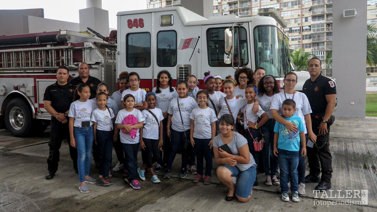 TFotoperiodismo's tweet photo. 📷 #GIRASTF | Jóvenes de #Carolina en su visita a la estación del Cuerpo de Bomberos Municipales de su municipio. https://t.co/9dXN1MSyOZ