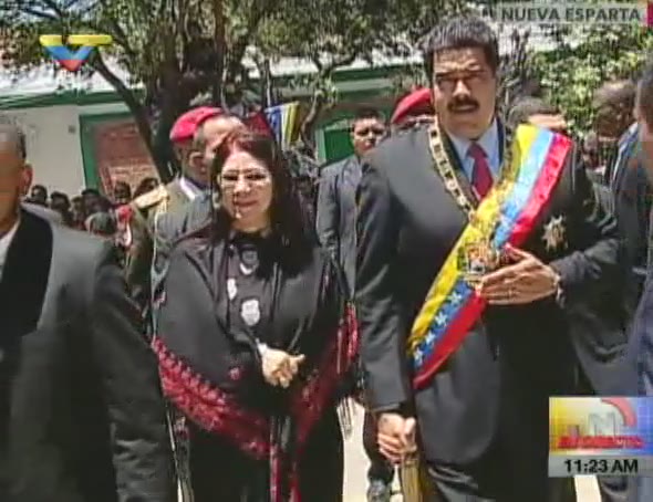 VTVcanal8's tweet photo. #EnVivo | @NicolasMaduro se incorpora a los actos por la proclamación de Bolívar como Líder Supremo de la República https://t.co/uJL4Ez4QUD