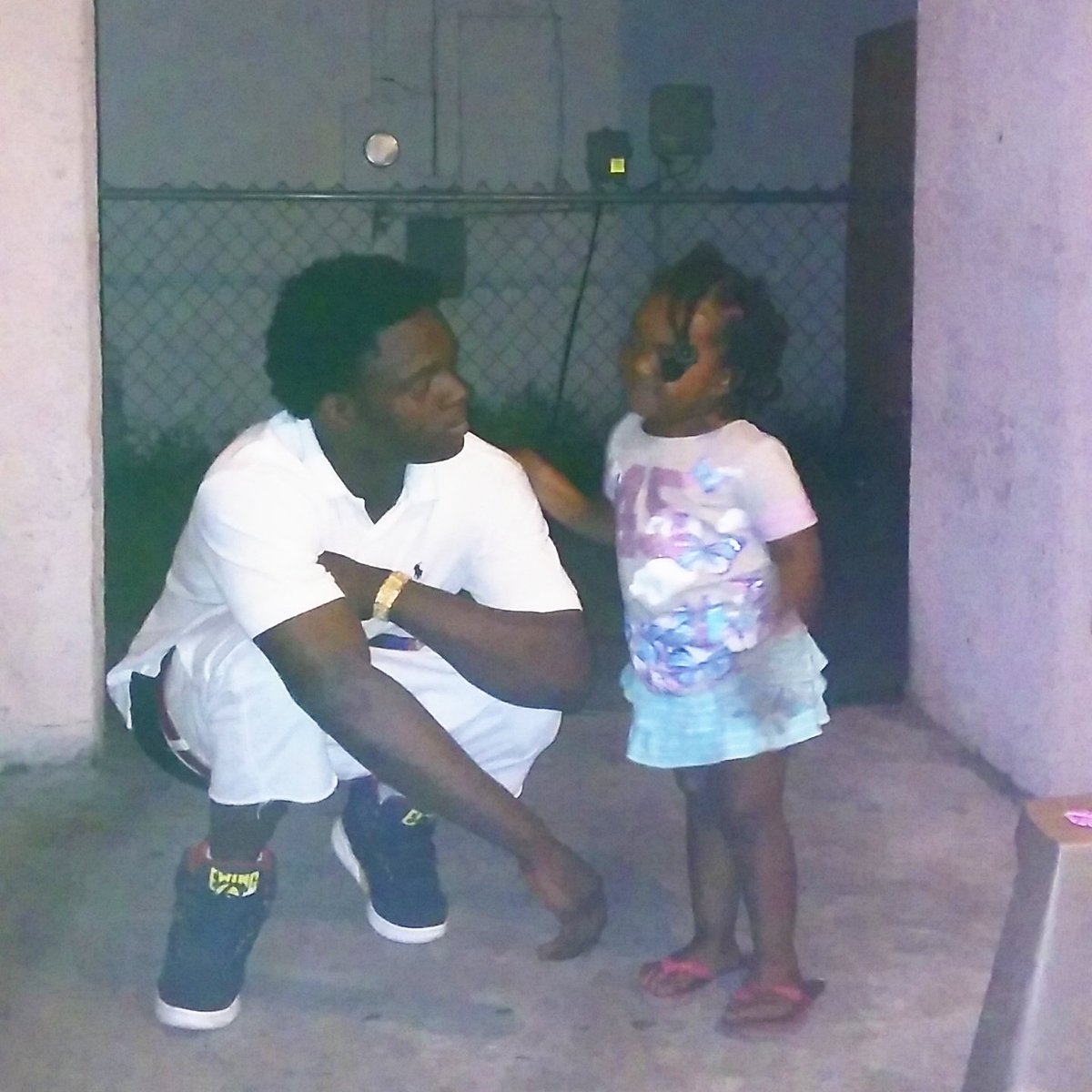balllikezee's tweet photo. You My Dawg Den Jus Be My Dawg And Dont u Change On Me❤ https://t.co/dsVL5KduUF