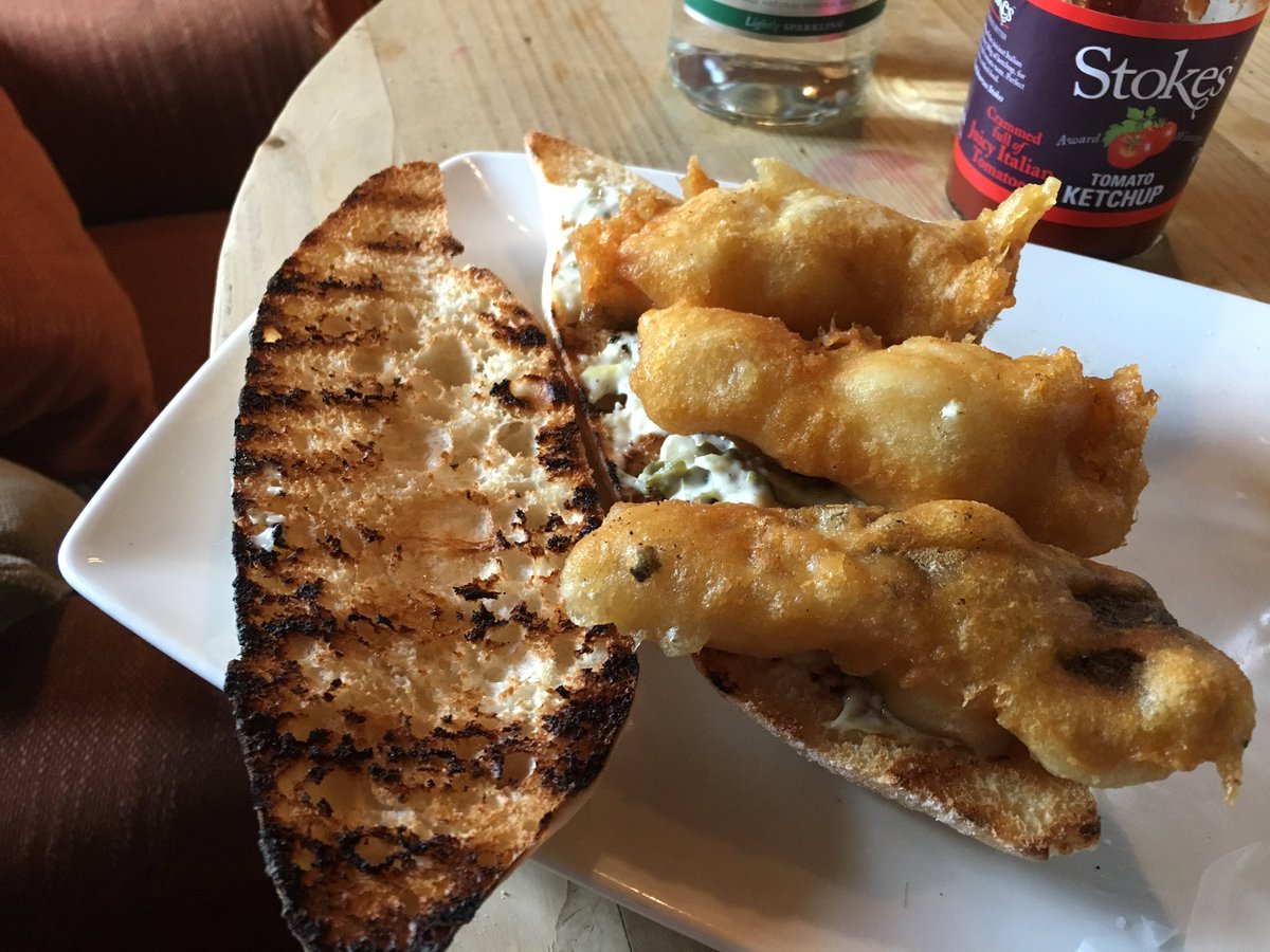 <a href="/toorantom/">Tom Russell</a> <a href="/brampton_mill/">The Brampton Mill</a> @TelegraphFood #fishfriday all round(!) - marvellous! 😺