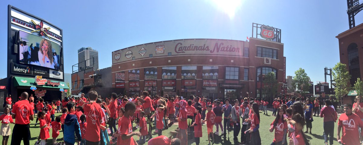 BPVSTL's tweet photo. Thank you to everyone who came out for the #letsmoveflashmob this morning! https://t.co/ltddaq5Q0b