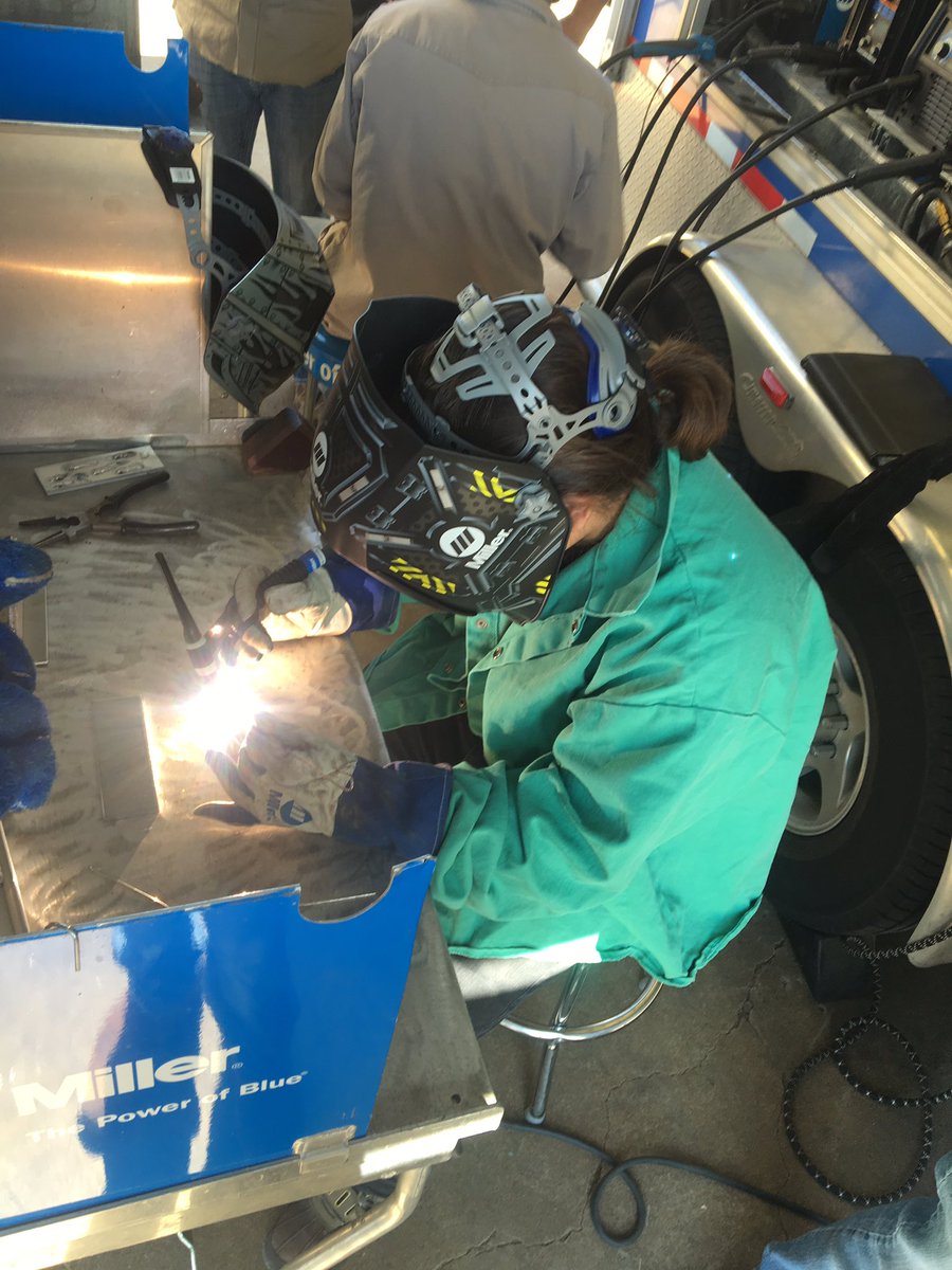dekaneyffa's tweet photo. Learning new processes, TIG and aluminum MIG. Thanks Miller. #ctespringisd #FFAproud @DekaneyW @SpringISD https://t.co/C5oOcBFazj