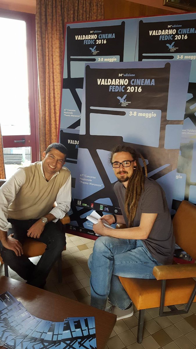 ValdarnoCinema's tweet photo. Giovanni Barbato intervista Gianluca Cerasola, per #ValdarnoCinema.
#Fedic #cinema https://t.co/kFFUovWbdC