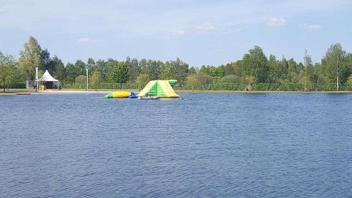 Het #aquapark wordt momenteel door duikers op het water vastgelegd! Tot morgen! #FunBeachFun