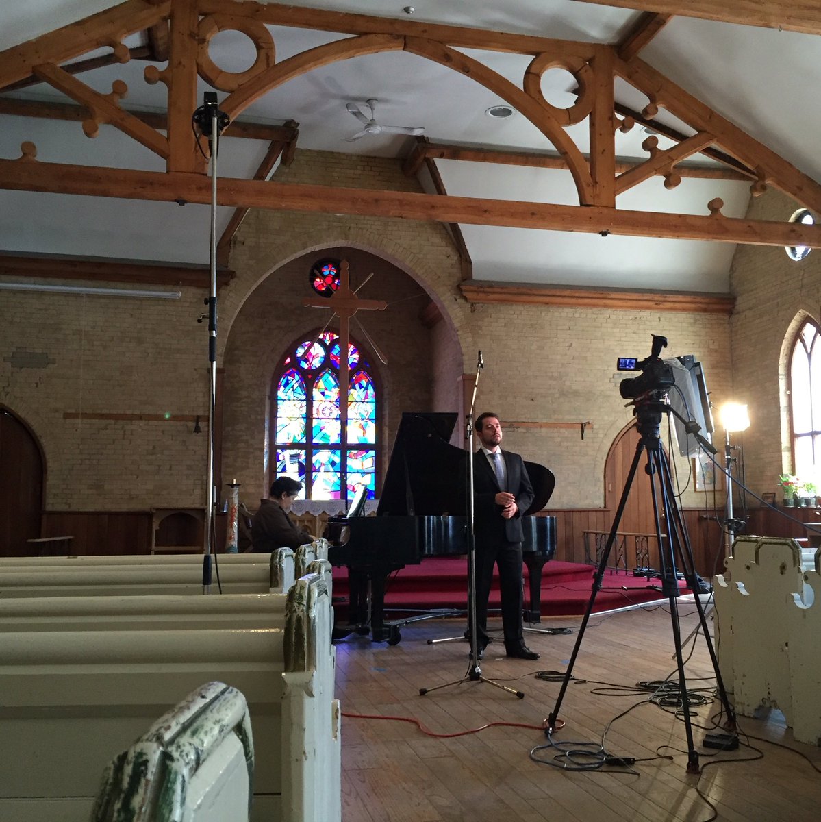 LaSzeto's tweet photo. Recording today w Ensemble @jfortierlazure @AvivaFortunata #laLiz #IainMac in lovely @musicgalleryTO @CanadianOpera https://t.co/0NnOBrf3uC