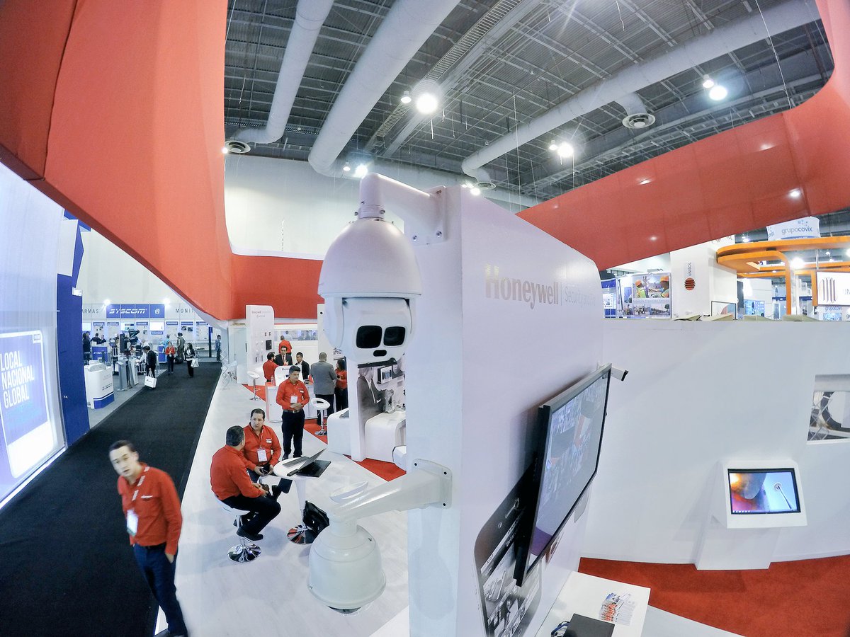 FortPointSS's tweet image. Nice @HoneywellSec video solutions @ExpoSeguridad smart PTZ and more. #hdsecurity 🖲🕹 #México2016 👌🏽