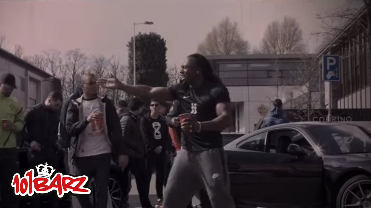 De nieuwste #Hoodviddy is een ‘Panda’ remix van DD, <a href="/RitchYoung/">Ritchie</a> en Barkie bit.ly/1SS8e9G
