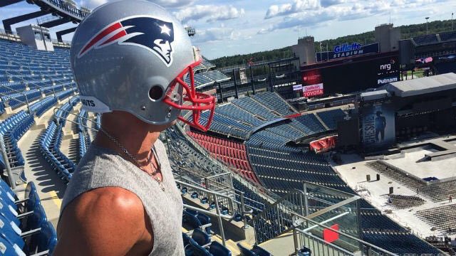 GilletteStadium's tweet photo. #FreeTixFriday returns!

RT &amp; follow us to enter to win 2 tix to @kennychesney's 8/26 show.

https://t.co/dwuF42fdi7 https://t.co/FEb2XcXKs0