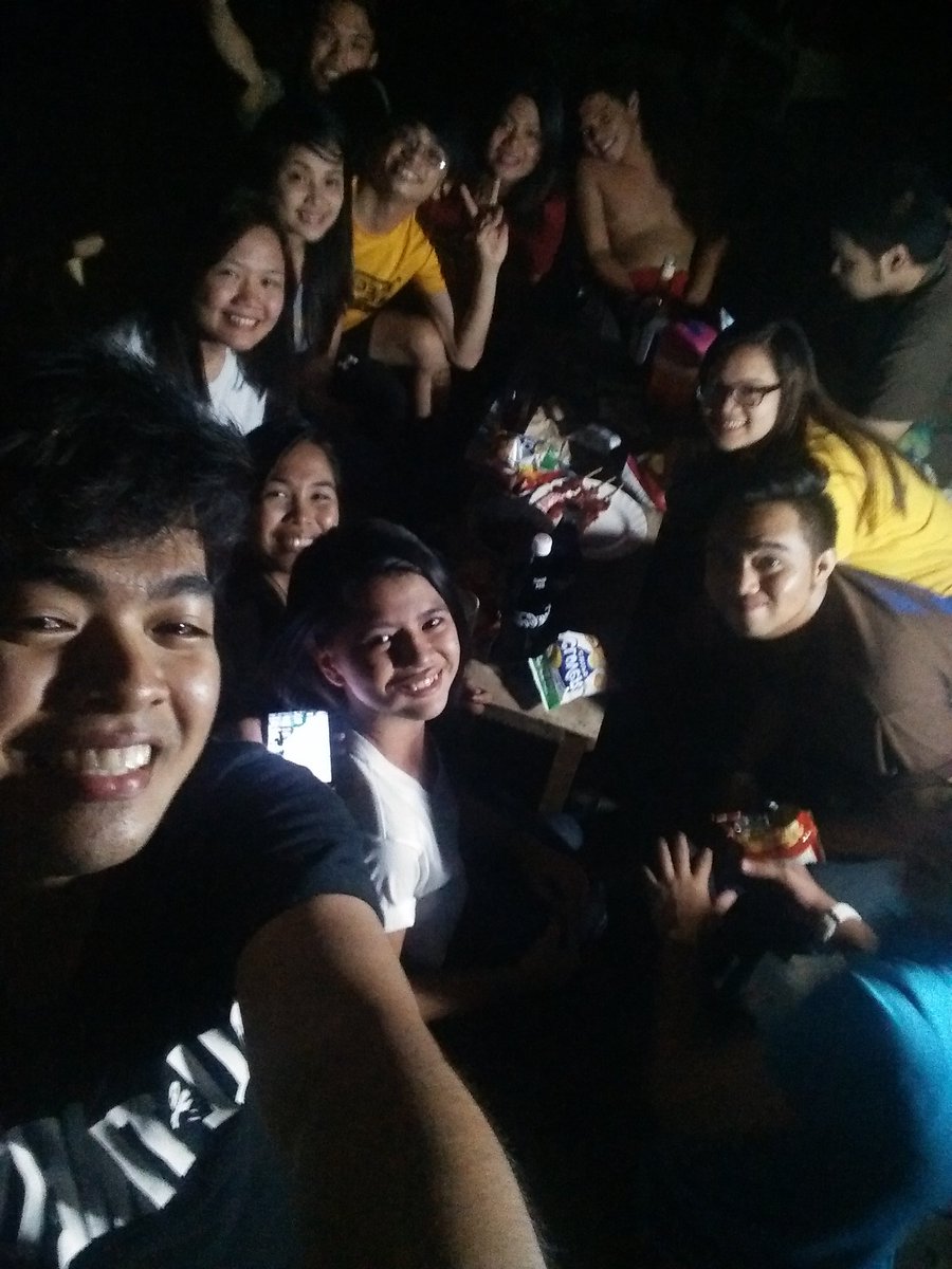 Cnbulawan's tweet photo. After how many years atlast nagkitakita ulit 😂😂😂 #elemclassmates https://t.co/J3DlmWaVBV