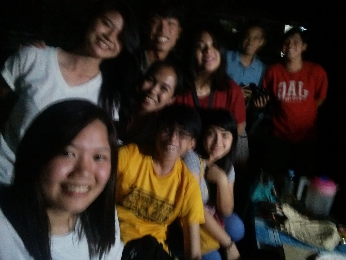 Cnbulawan's tweet photo. After how many years atlast nagkitakita ulit 😂😂😂 #elemclassmates https://t.co/J3DlmWaVBV