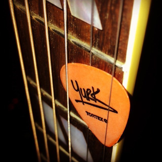 Lexi_B_Tyler's tweet photo. https://t.co/AGjSVKS3LM | @kloochmusic | #Klooch #kloochmusic #unplugged #acoustic #acousticguitar #dunlop #jimdun… https://t.co/XbRHG9O7BW